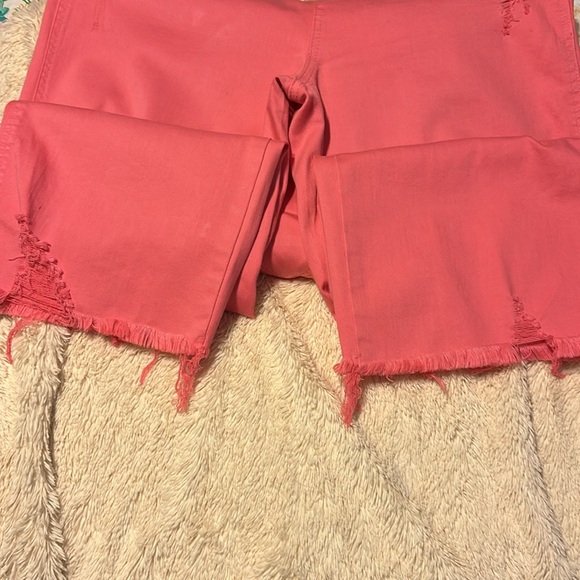 Risen hot pink distressed cropped overalls. Size small - Picture 6 of 9